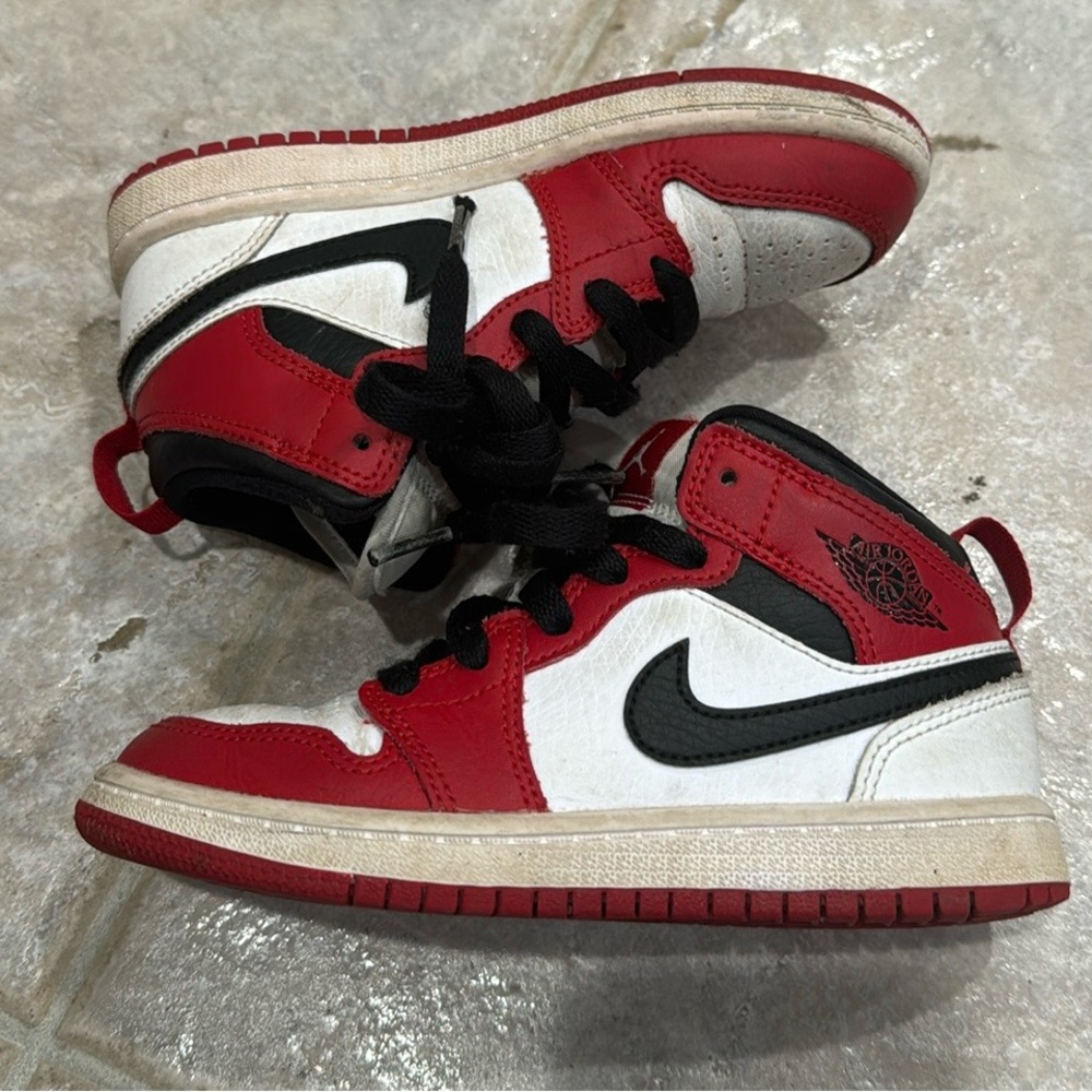 Jordan 1 Mid White/Black/Gym Red Size 12C Little Kids' Shoes Style 640734-173
